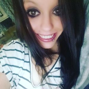 Meet your Posher, Lora